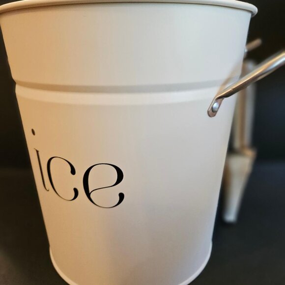 White metal double handle ice bucket w metal ice scoop, 3QT - Picture 7 of 7